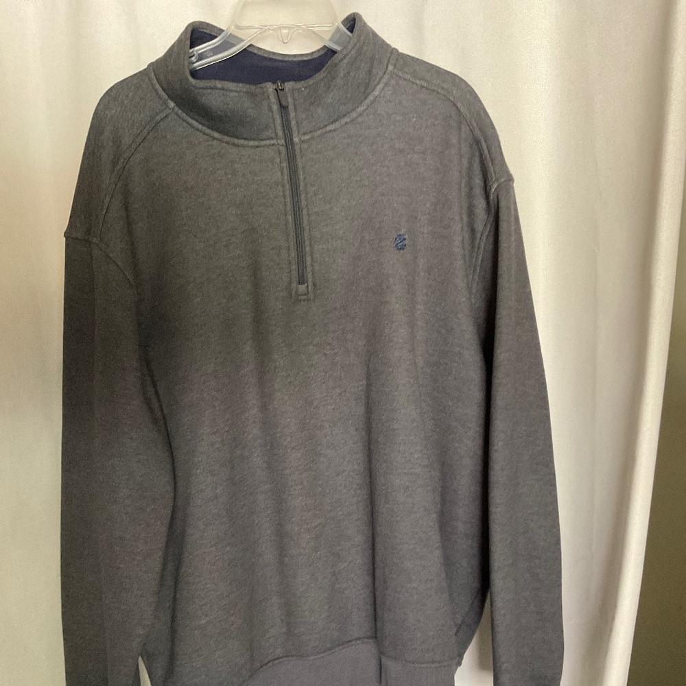 iZod, mens sweatshirt,  quarter zip up, gray.